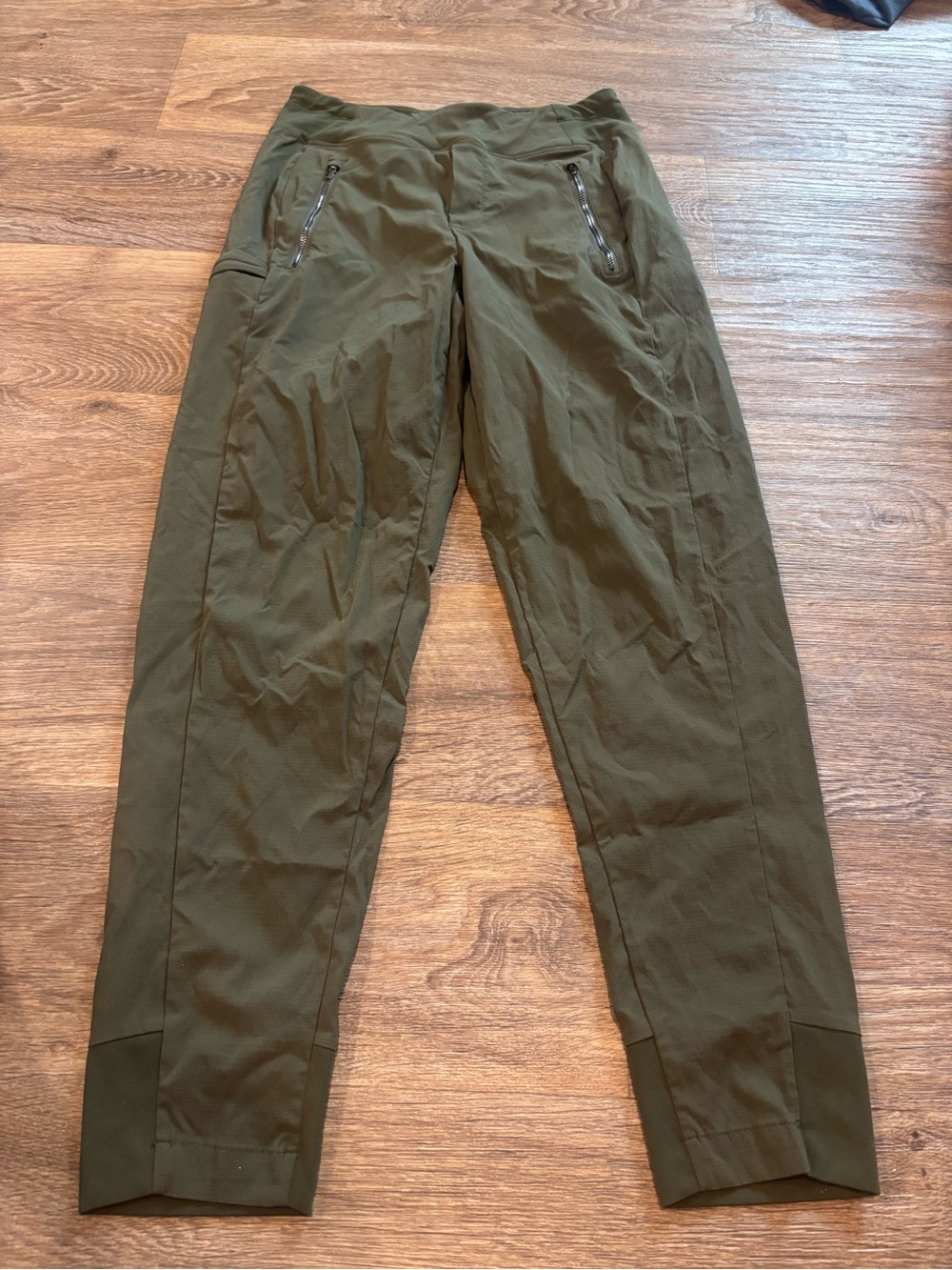 Athleta Trekkie North High Rise Jogger Aspen Olive Hiking Pants Womens 0